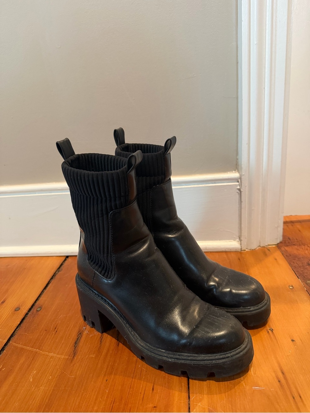Zara Black Ribbed Ankle Chelsea Combat Boots